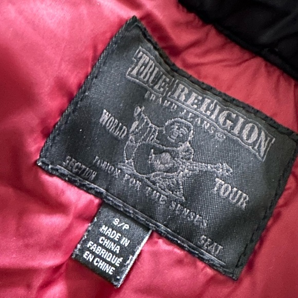 Authentic True Religion Women’s Puffer Vest - Picture 3 of 3